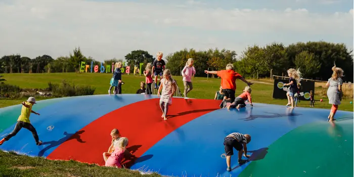 H&uuml;pf-kissen2023HP-Optimiert